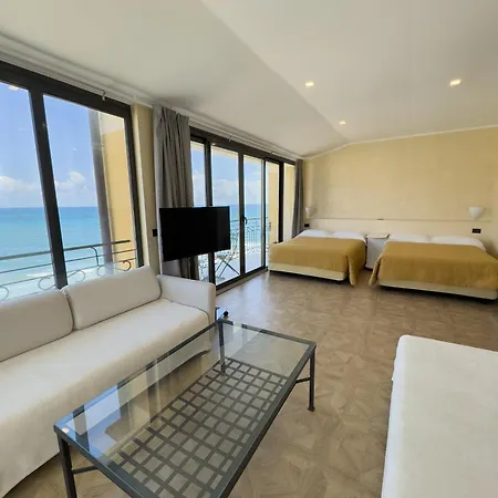 Jasmin Charme Hotel 4*