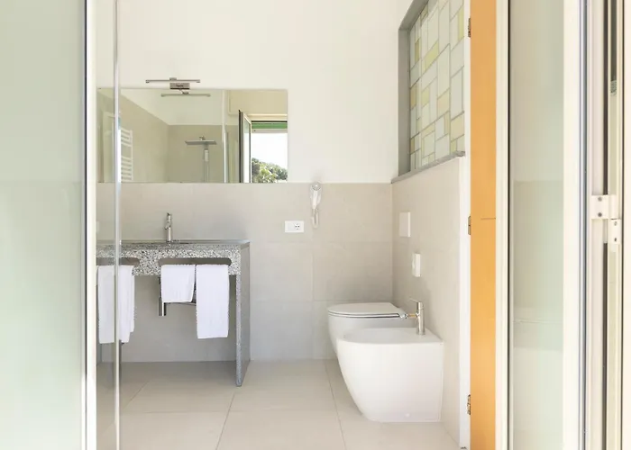 Jasmin Charme 迪亚诺马里纳