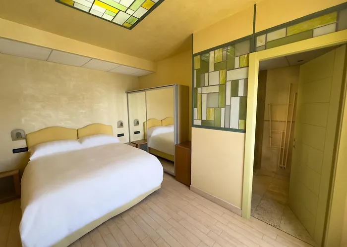 Jasmin Charme 迪亚诺马里纳