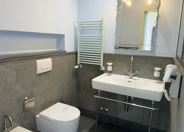 Jasmin Charme 迪亚诺马里纳